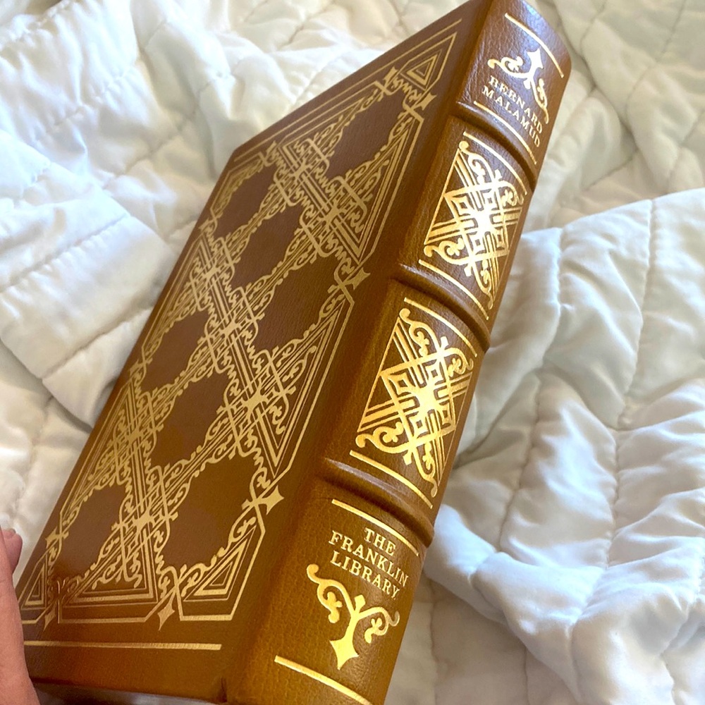 Franklin library 1978 O’Henry sepia tan and Gold Decorative Book. Like new.